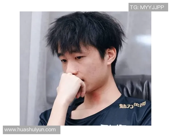 V5战队在世界大师赛中以50分稳居积分榜首位，展现强大实力